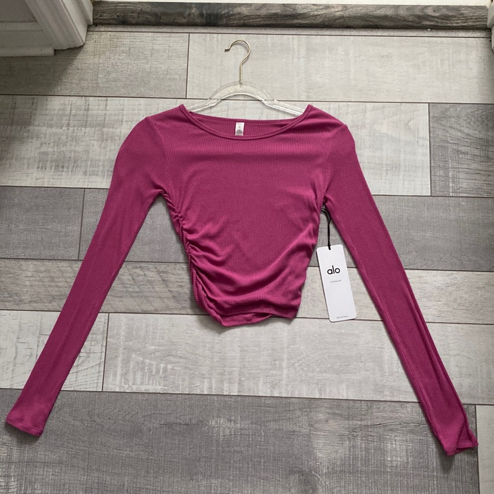NWT Alo Gather Long Sleeve in Raspberry Sorbet